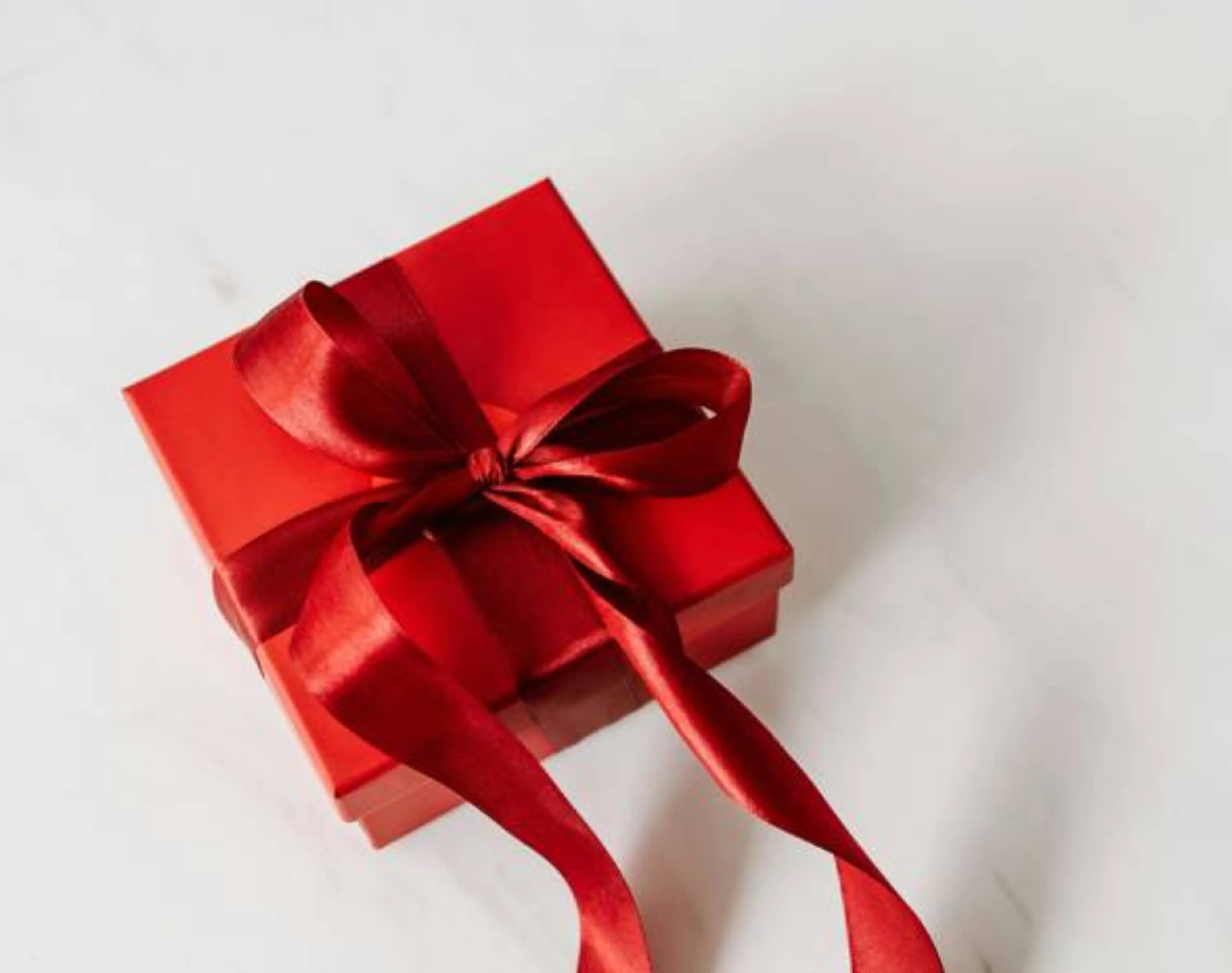 Gift Red Table