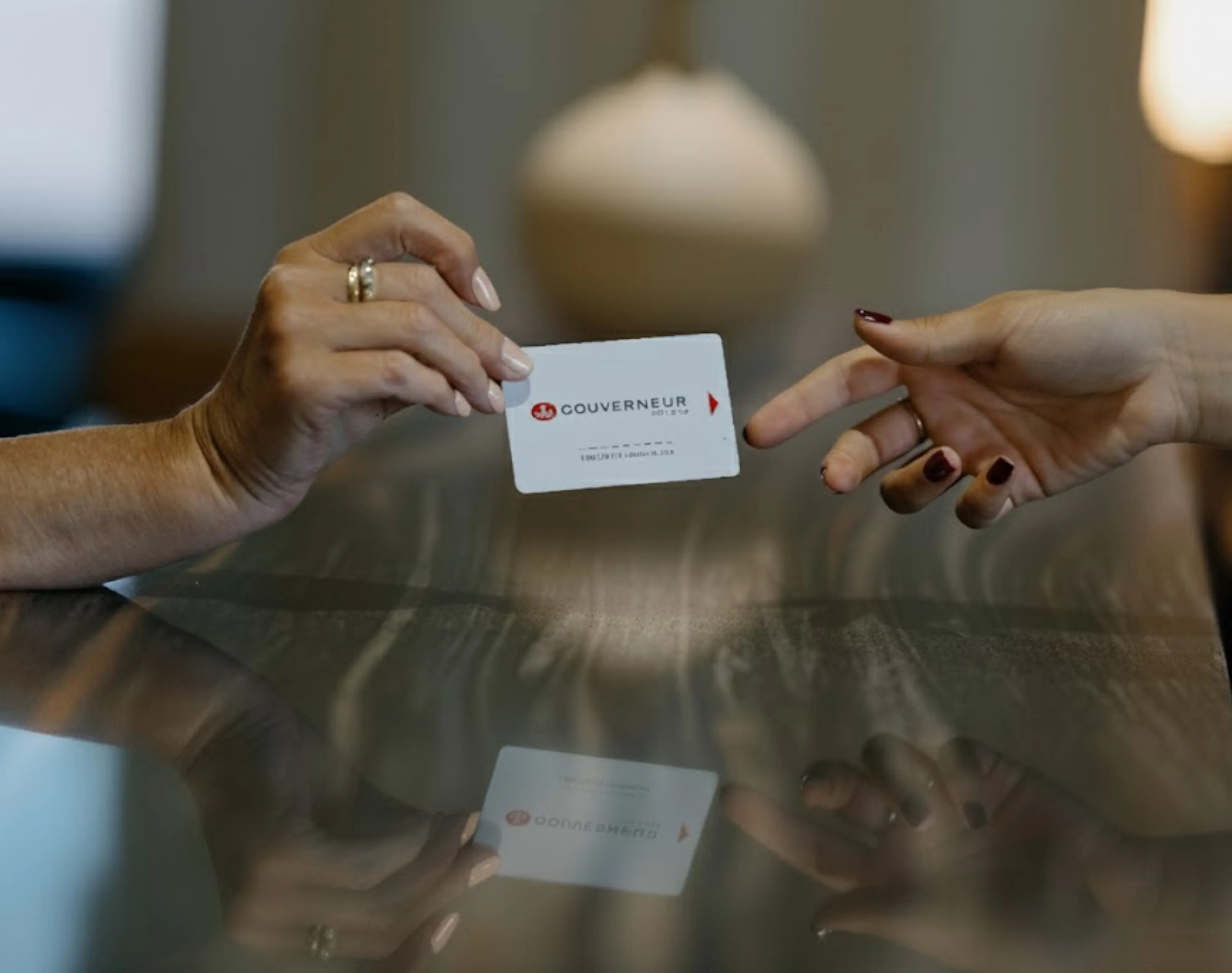 Hotels Gouverneur room card hands